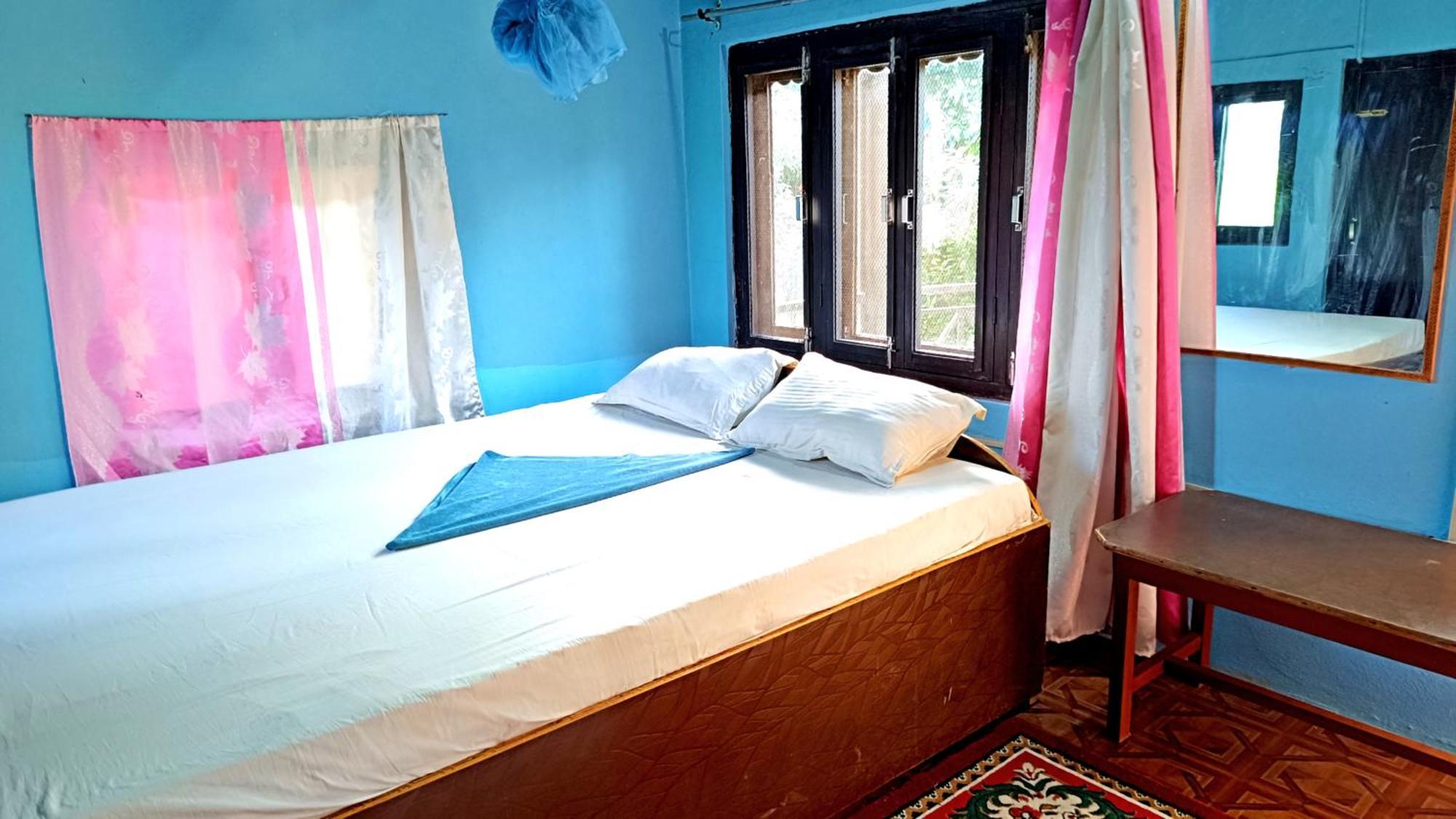 Mr. B'S Place Bardiya Cameră foto
